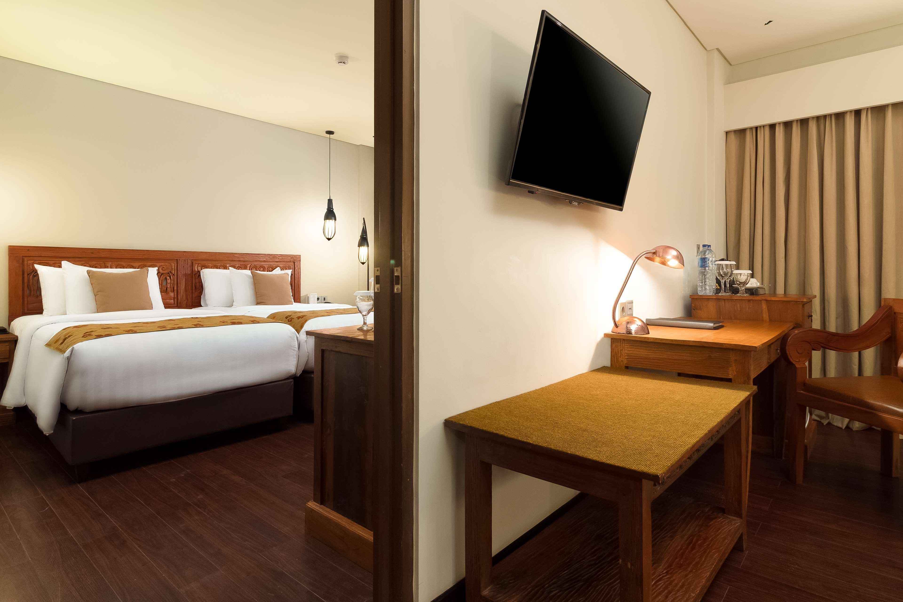 Western Hotel 4*