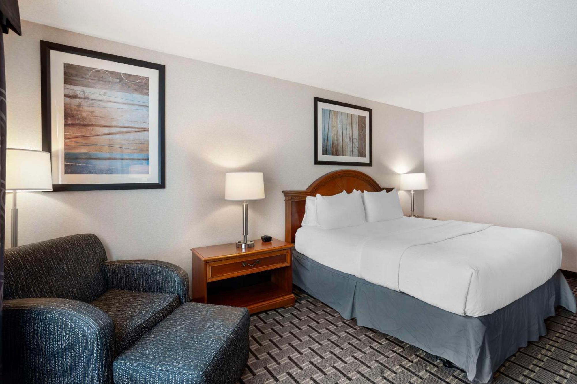 Western Hotel 4*